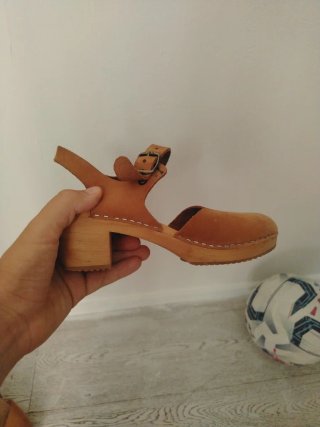Scarpe con tacco marroni made in Sweden