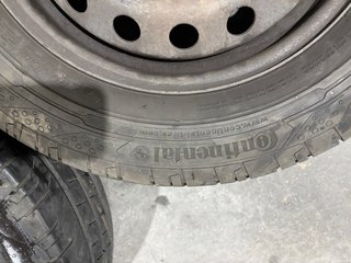 4 ruedas Renault Trafic 215/65 R 16C Continental