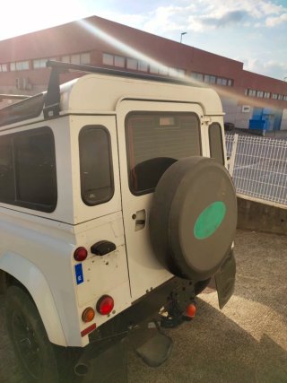 Land Rover Defender 2011