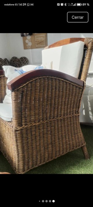 Sillón de jardín de mimbre y madera