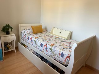 Cama nido con mesita y estanteria