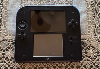 Nintendo 2DS Nera e blu + Caricatore + SD