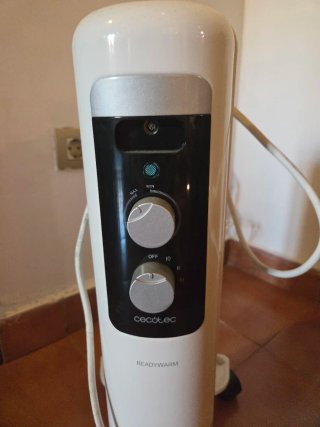 Radiador Aceite Cecotec con Ruedas