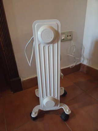 Radiador Aceite Cecotec con Ruedas
