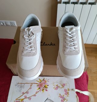 Zapatillas Clarks Piel Beige/Blanco  43 de 120€