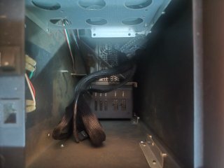 Caja de ordenador negra