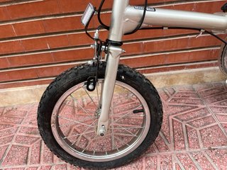 Bicicleta plegable plateada
