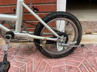 Bicicleta plegable plateada