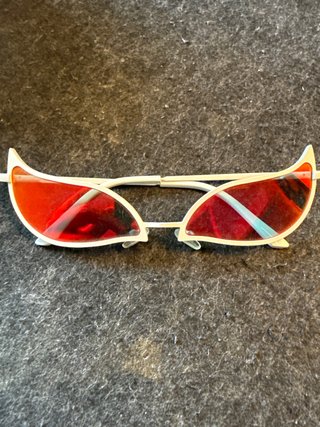 Gafas Doflamingo One Piece Rojas y Blancas