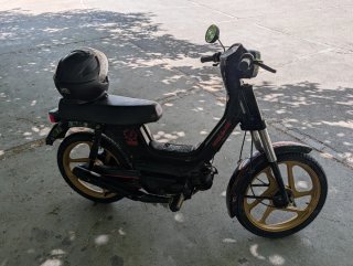Derbi Variant Start Moped Negra y Dorada 49 50