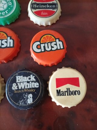 Lotto di 21 tappi di birra e bibite vintage