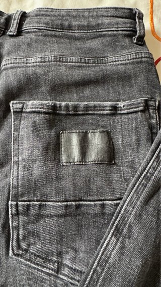 Pantalón Zara Gris
