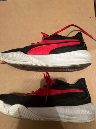 Deportivas Puma Baloncesto Negras y Rojas