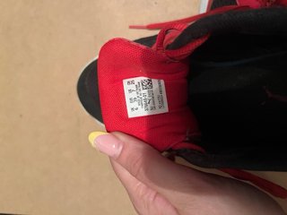 Deportivas Puma Baloncesto Negras y Rojas