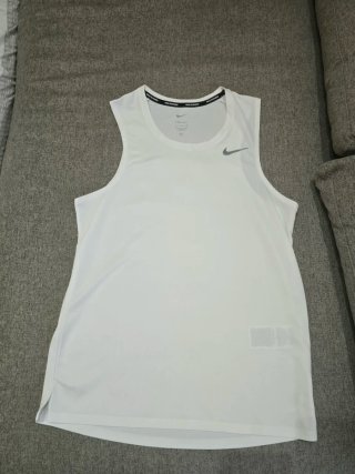 Camiseta tirantes Nike blanca