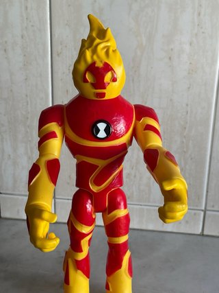 Ben 10 Heatblast XL Super-Size Figures Playmates T