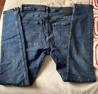 Pantalón vaquero azul Zara