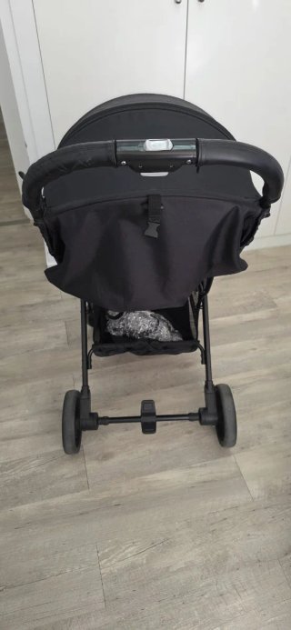 Cochecito de bebé negro