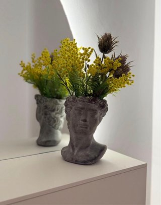Jarrón Escultura Cabeza Griega Gris