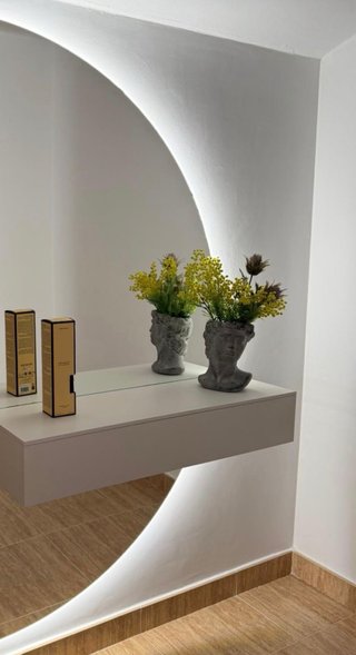 Jarrón Escultura Cabeza Griega Gris