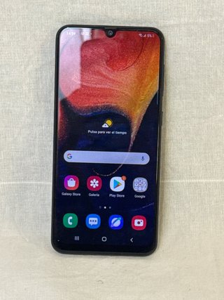 Samsung Galaxy A50 128GB en color negro + cargador