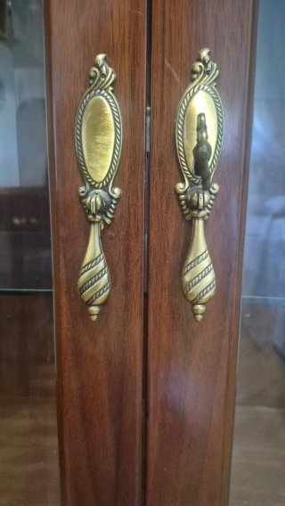 Vitrina vintage de madera y cristal