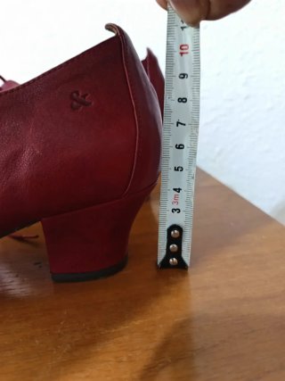 Zapatos de baile swing color burdeos. De piel.