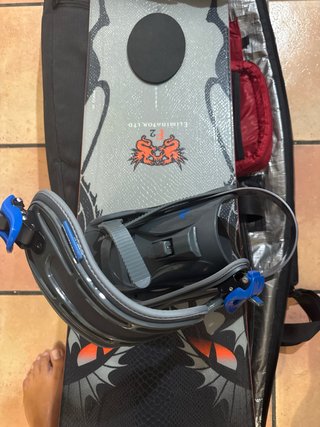 Tabla Snowboard F2, funda Burton y fijac K2.