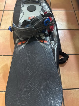 Tabla Snowboard F2, funda Burton y fijac K2.