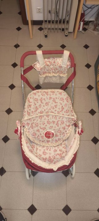 Carrito de muñeca Martina con muñeca y accesorios