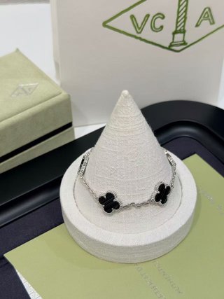 Pulsera Van Cleef & Arpels Negra