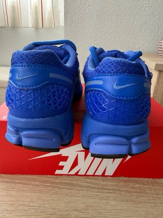 Nike Zoom Vomero 5 Talla 36.5 Azul Plata