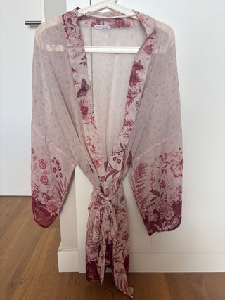 Bata kimono Oysho floral