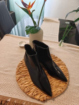Botas y zapatos Parfois Negras
