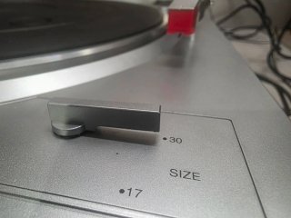 Tocadiscos Denon DP-29F Automático