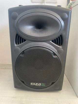 Mesa de mezclas Yamaha STAGEPAS 300 + altavos 700w