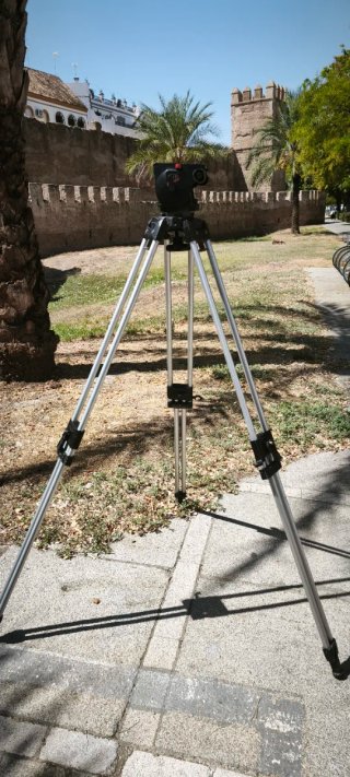 Trípode Manfrotto Pro con cabeza fluida 516