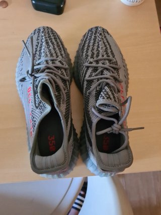 Adidas Yeezy 350 Gris/Rojo.