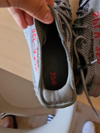 Adidas Yeezy 350 Gris/Rojo.
