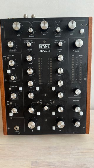 Mesa de mezclas Rane MP2014