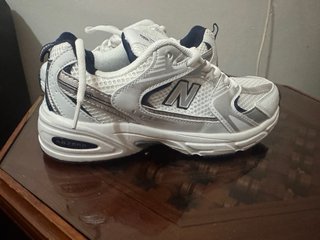 New Balance 530 Plata y Blanco
