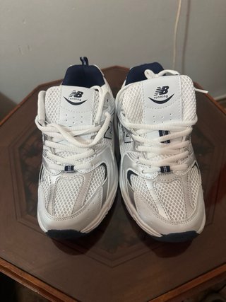 New Balance 530 Plata y Blanco