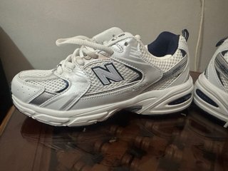 New Balance 530 Plata y Blanco