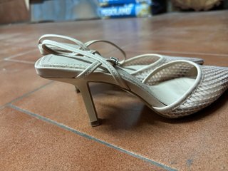 Tacones beige malla finos talla 37