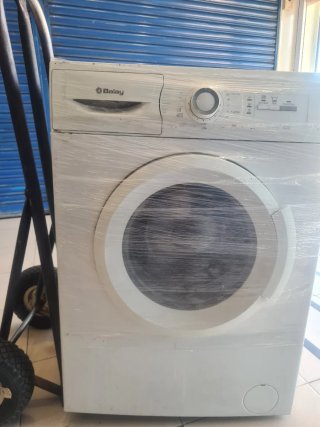 Lavadora blanca