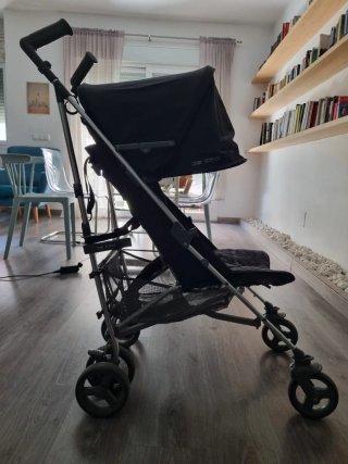 Silla de paseo tipo paraguas negra