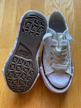 Scarpe Maison Mihara bianche
