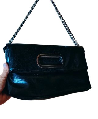 Bolso Negro Efecto Arrugado Cadena