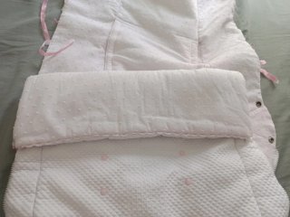 Saco silla paseo bebé blanco y rosa