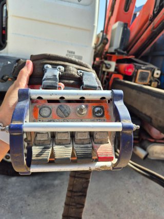 Camión Grúa Renault 340ti